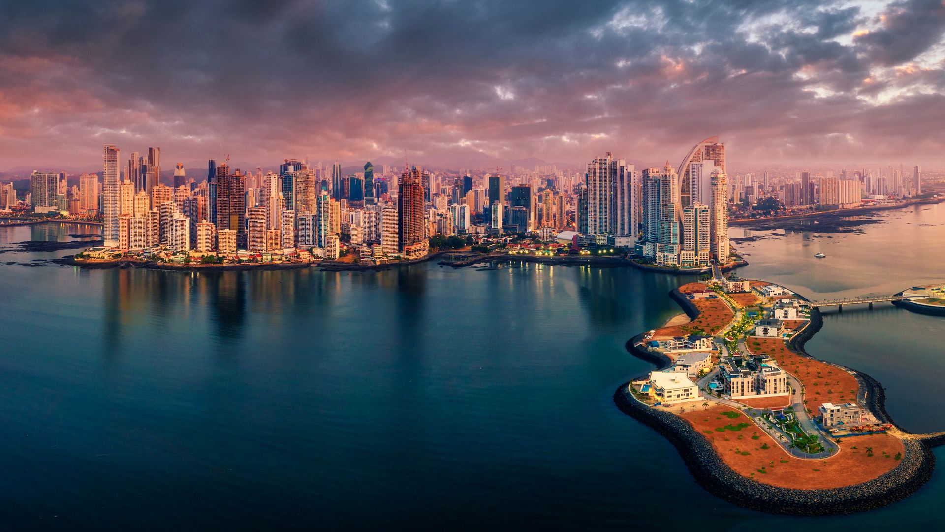 Ciudad de Panamá de noche